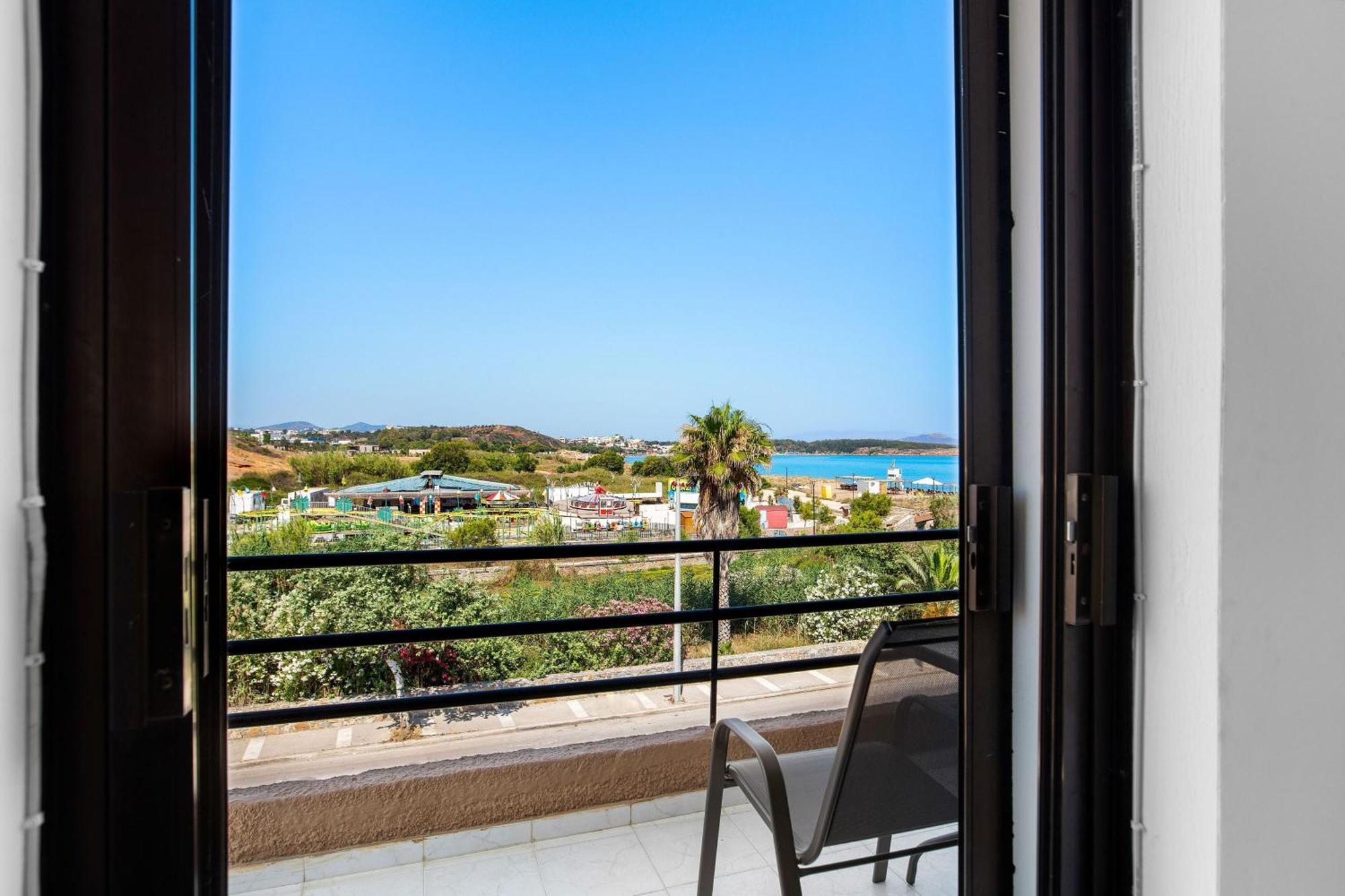 Sun Beach Apartments In Chania 09 11 Extérieur photo